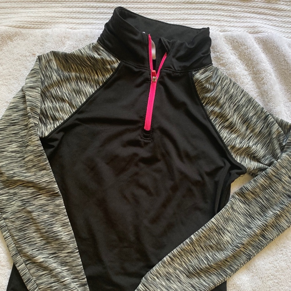 Long sleeve athletic top